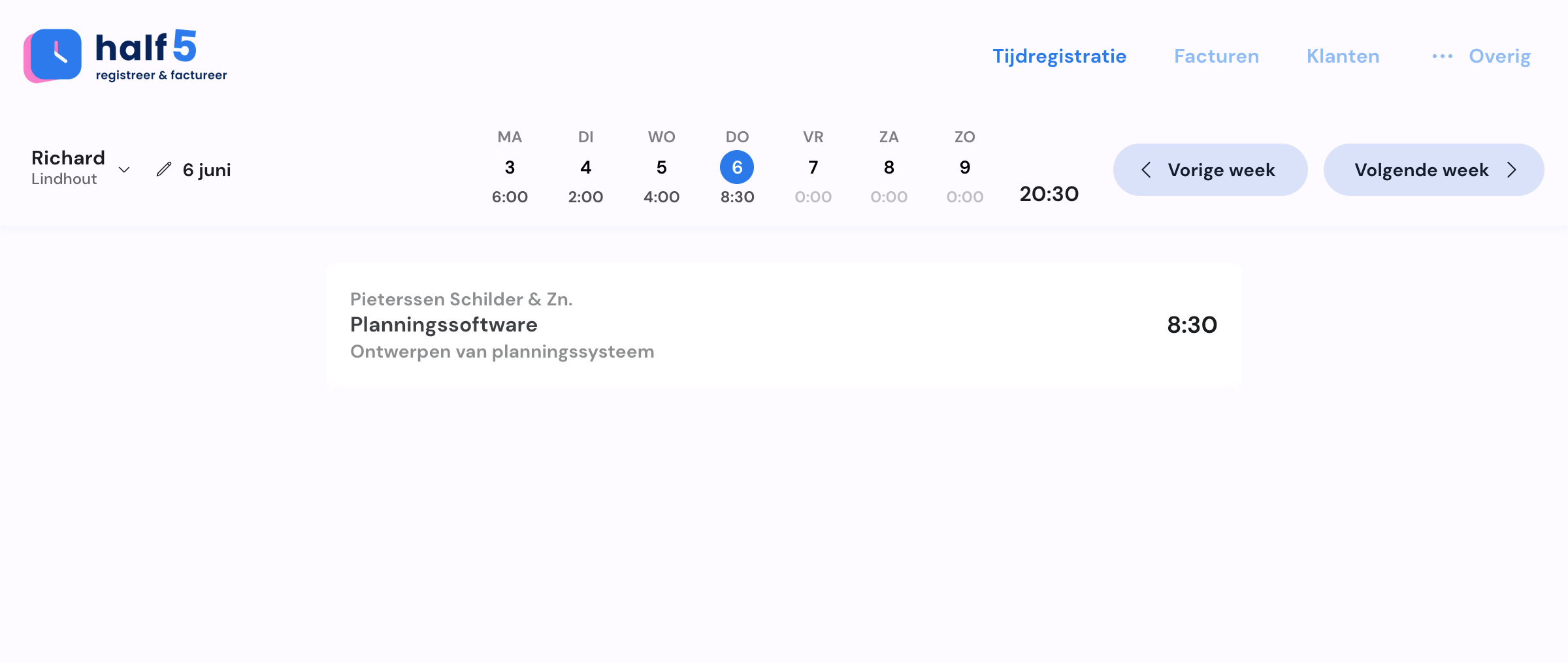Half5 desktopoverzicht van geregistreerde uren